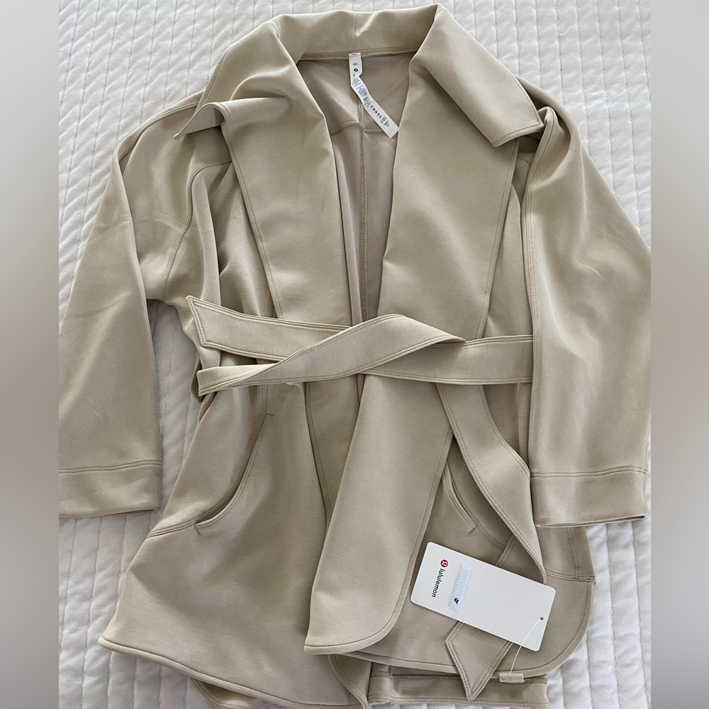 Women’s Lululemon Softstreme Belted Wrap, Tan NWT